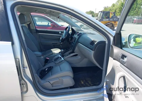 2009 Volkswagen Jetta Tdi Loyal Edition from USA, damaged, VIN 3VWCL71K59M002881